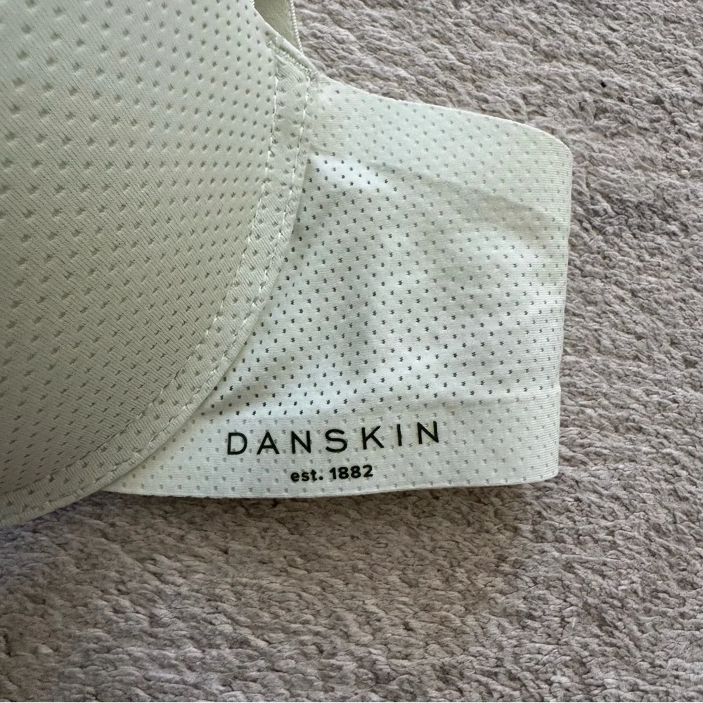 Bundle of 2 Like 🆕 Danskin Intimates push up t-shirt bras